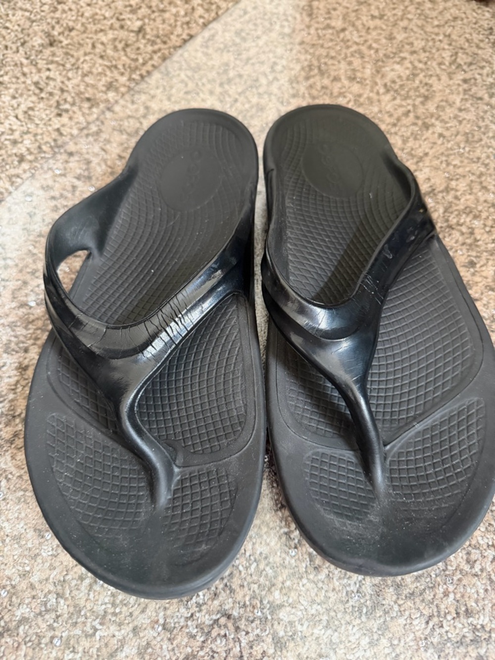 OOFOS Black Women's Sandals